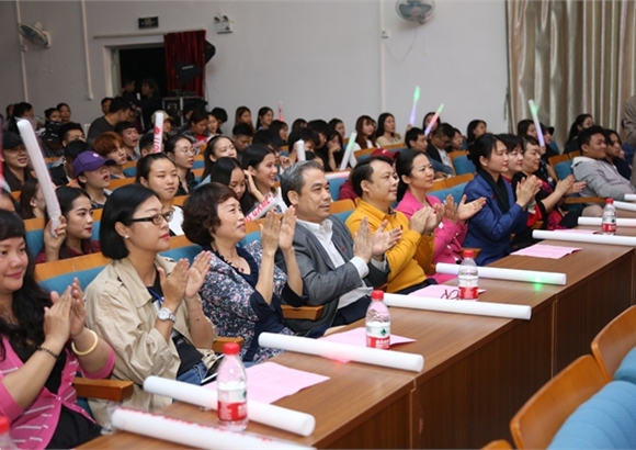 【欢庆华诞】西校区职业技术学院举办音舞专场晚会等活动庆学校80华诞